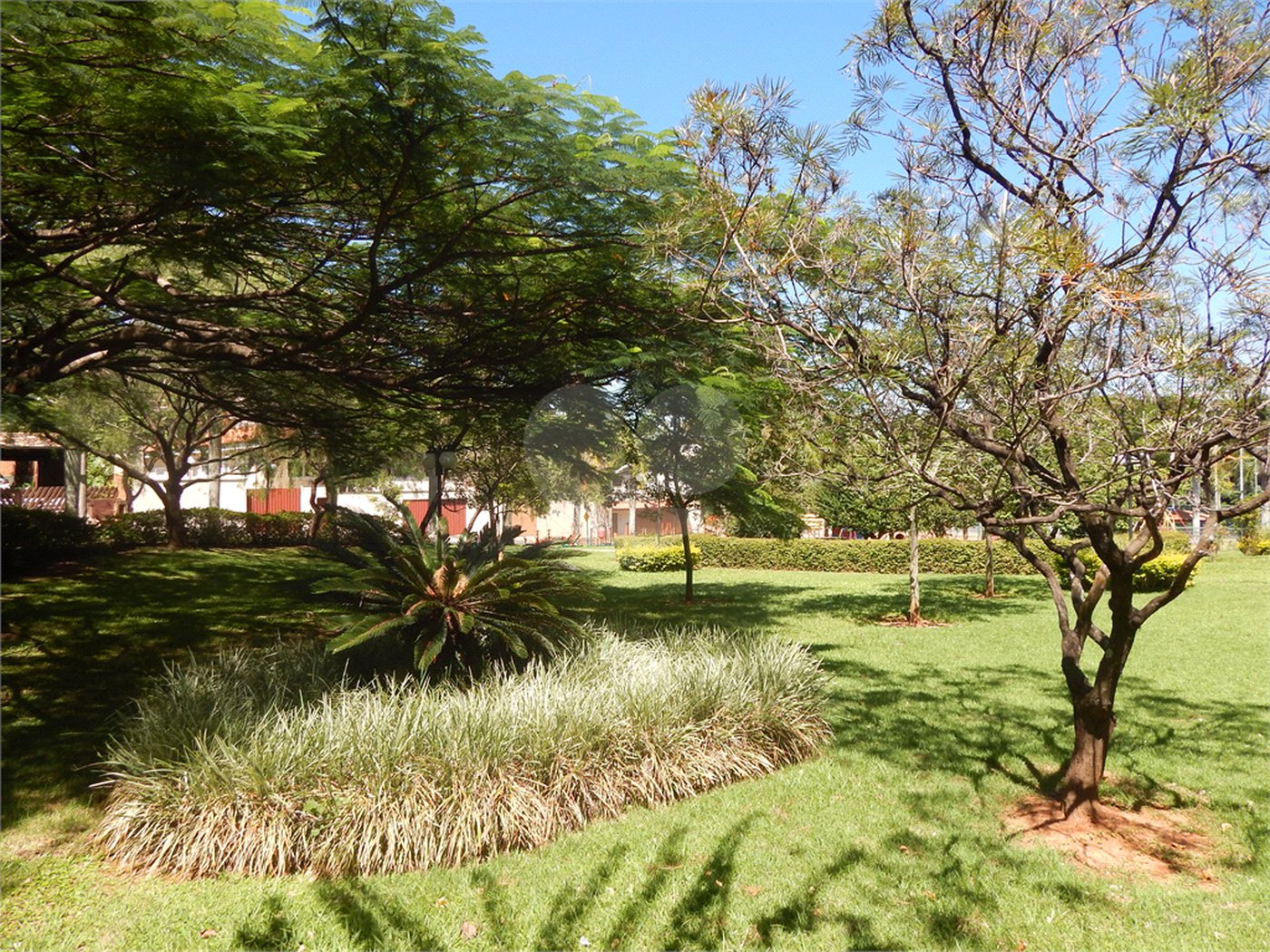 Casa à venda com 4 quartos, sendo 1 suíte, no condomínio Vale do Itamaracá, Valinhos - SP
