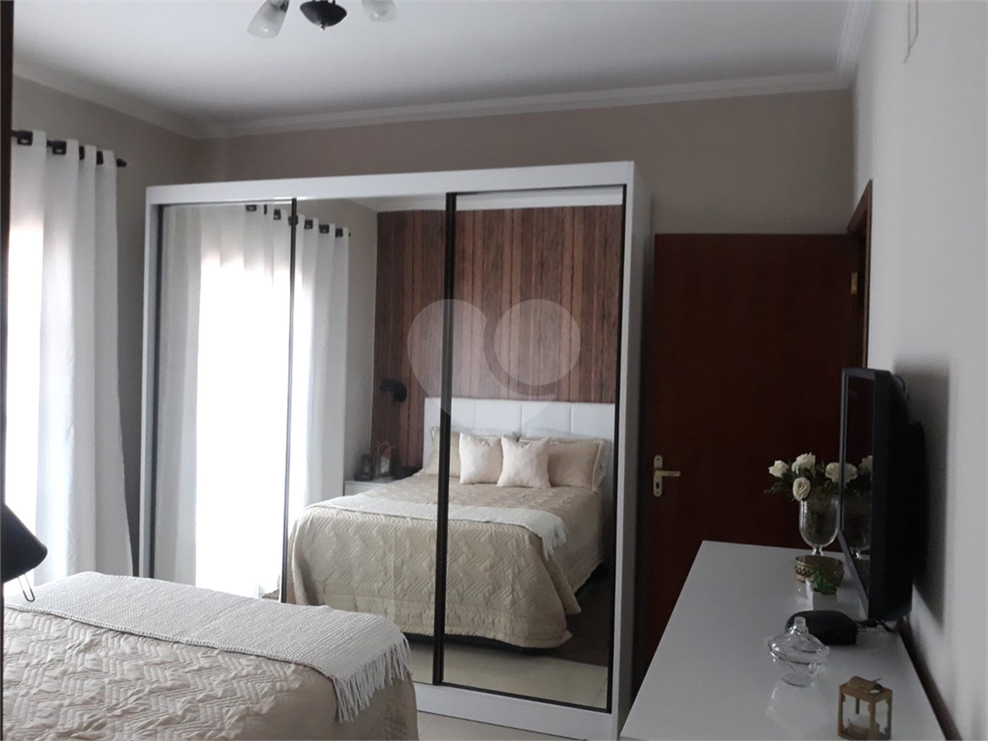 Casa à venda com 3 quartos, sendo 1 suíte,  em Vila Suissa, Mogi das Cruzes, SP