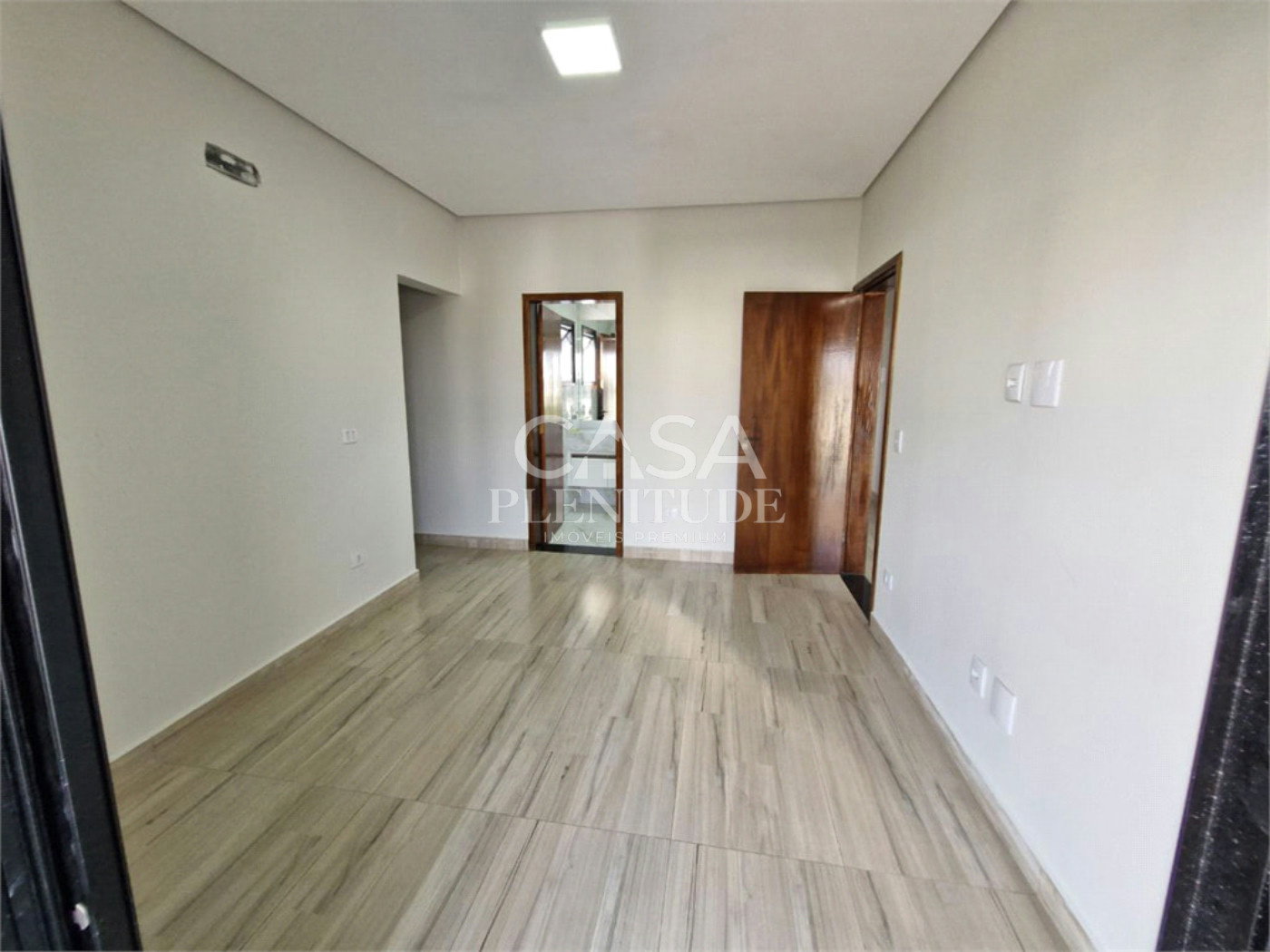 Casa em condomínio à venda com 3 quartos, sendo 1 suíte, em Cajuru do Sul, Sorocaba, SP