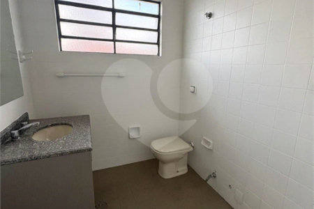 Sobrado à venda com 4 quartos, sendo 1 suíte,  em Vila Sônia, São Paulo, SP
