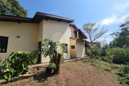 Casa à venda com 4 quartos, sendo 2 suítes, em Bosque, Vinhedo, SP