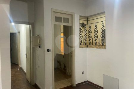 Apartamento à venda com 2 quartos em Aclimação, São Paulo, SP