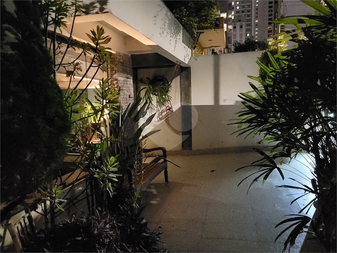 Casa à venda com 3 quartos, sendo 2 suítes, em Vila Mariana, São Paulo, SP