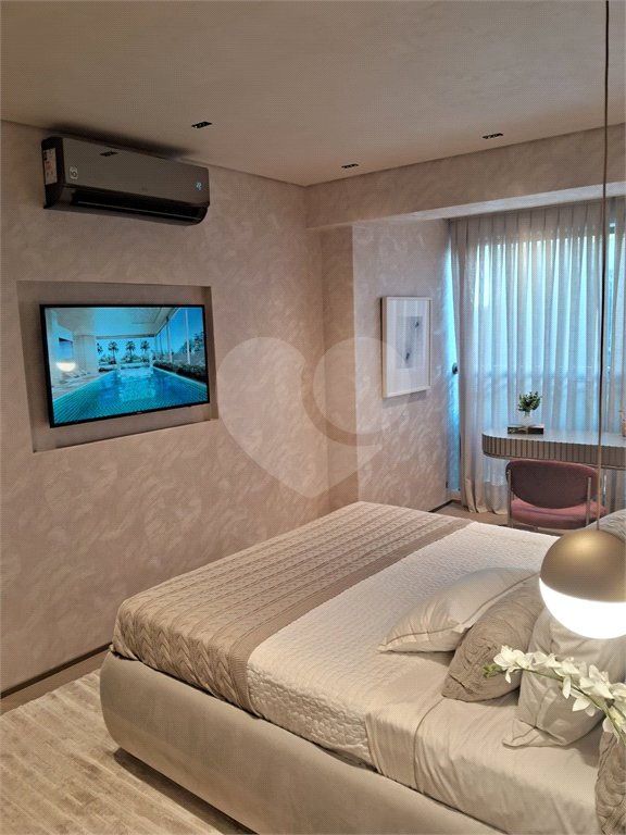 Apartamento à venda com 3 suítes em Vila Mariana, São Paulo, SP