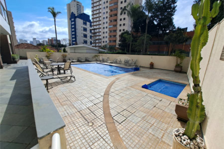 Apartamento à venda com 3 quartos, sendo 1 suíte, em Vila Gumercindo, São Paulo, SP