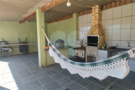 Chácara à venda com 3 quartos, sendo 1 suíte, no Centro, Nazaré Paulista, SP