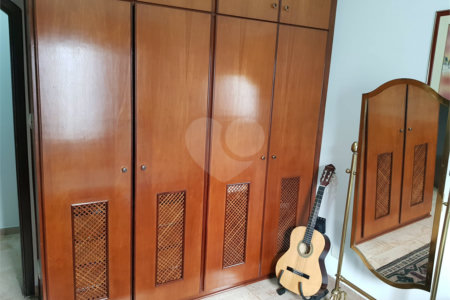 Casa à venda com 3 quartos, sendo 1 suíte, no condomínio City Campo Grande, São Paulo - SP