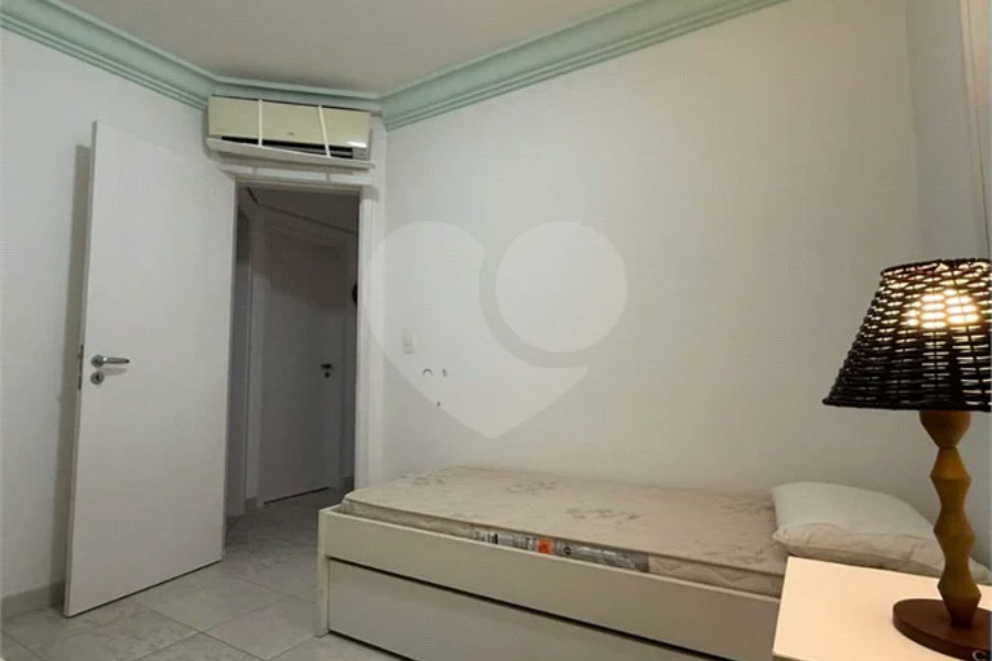 Apartamento à venda com 3 quartos, sendo 1 suíte,  em Riviera de São Lourenço, Bertioga, SP