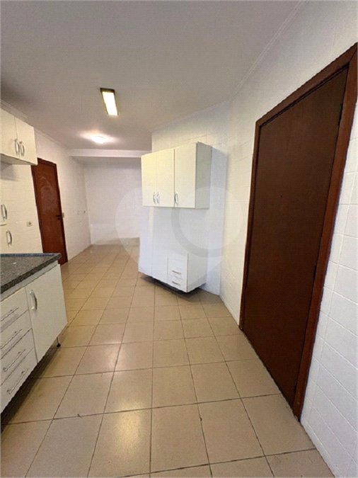 Apartamento à venda com 3 quartos, sendo 2 suítes, em Moema, São Paulo, SP