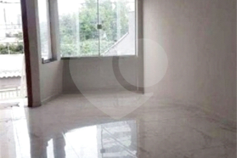 Sobrado à venda com 3 quartos, sendo 1 suíte, em Parada Inglesa, São Paulo, SP