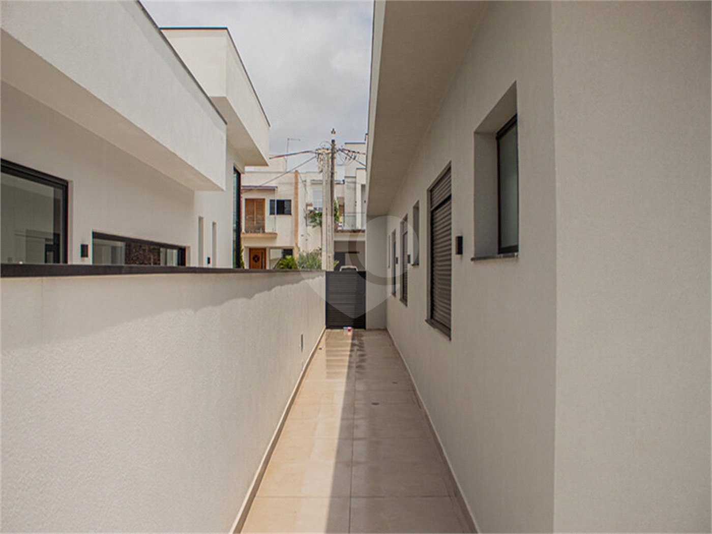 Casa à venda com 3 suítes no condomínio Residencial Central Parque, Salto - SP