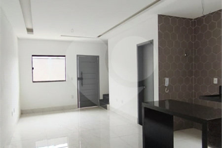 Casa à venda com 2 suítes no condomínio Residencial Paranaguá, São Paulo - SP