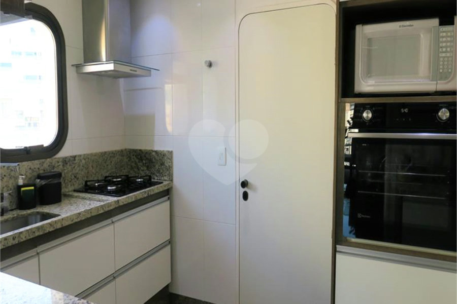 Apartamento à venda com 4 quartos, sendo 2 suítes,  em Morumbi, São Paulo, SP