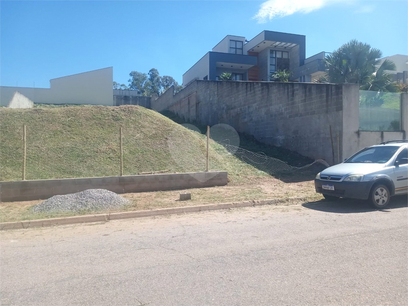 Terreno à venda em Loteamento Vale Azul I, Jundiaí, SP
