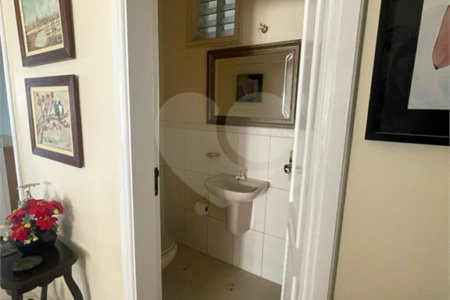 Casa à venda com 5 quartos, sendo 4 suítes,  em Vila Oliveira, Mogi das Cruzes, SP