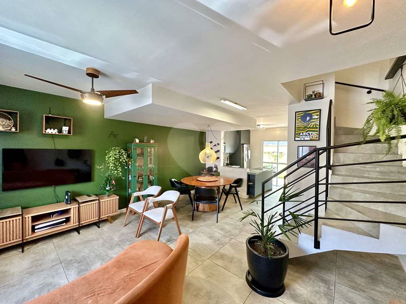 Casa à venda com 3 quartos, sendo 1 suíte, no condomínio Villaggio Viana, Cotia - SP