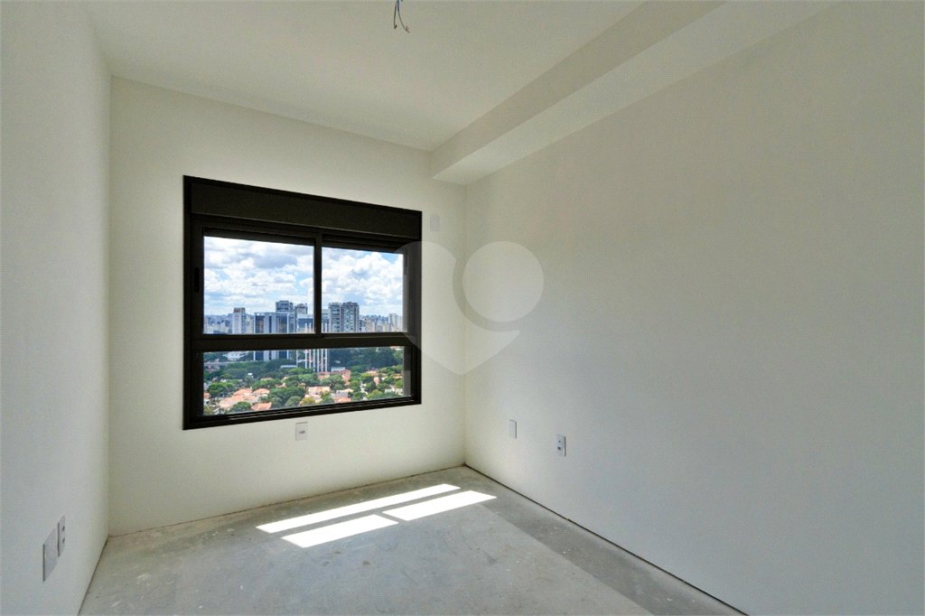 Apartamento à venda com 4 quartos, sendo 2 suítes,  em Jardim das Acácias, São Paulo, SP