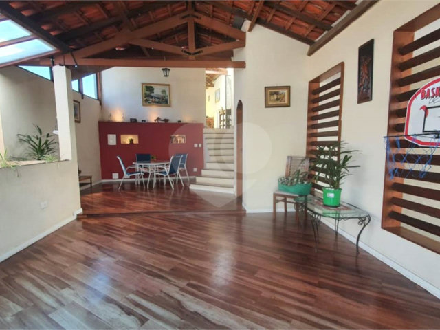 Sobrado à venda com 4 quartos, sendo 1 suíte,  em Tremembé, São Paulo, SP