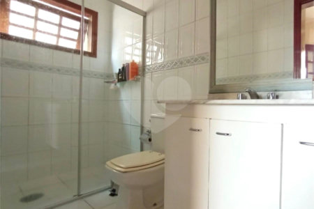 Casa à venda com 5 quartos, sendo 1 suíte, no condomínio Constantino Mattucci, Sorocaba - SP
