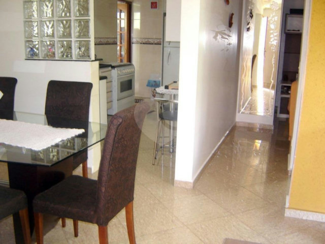 Sobrado à venda com 3 quartos, sendo 1 suíte,  em Vila São João Batista, Guarulhos, SP