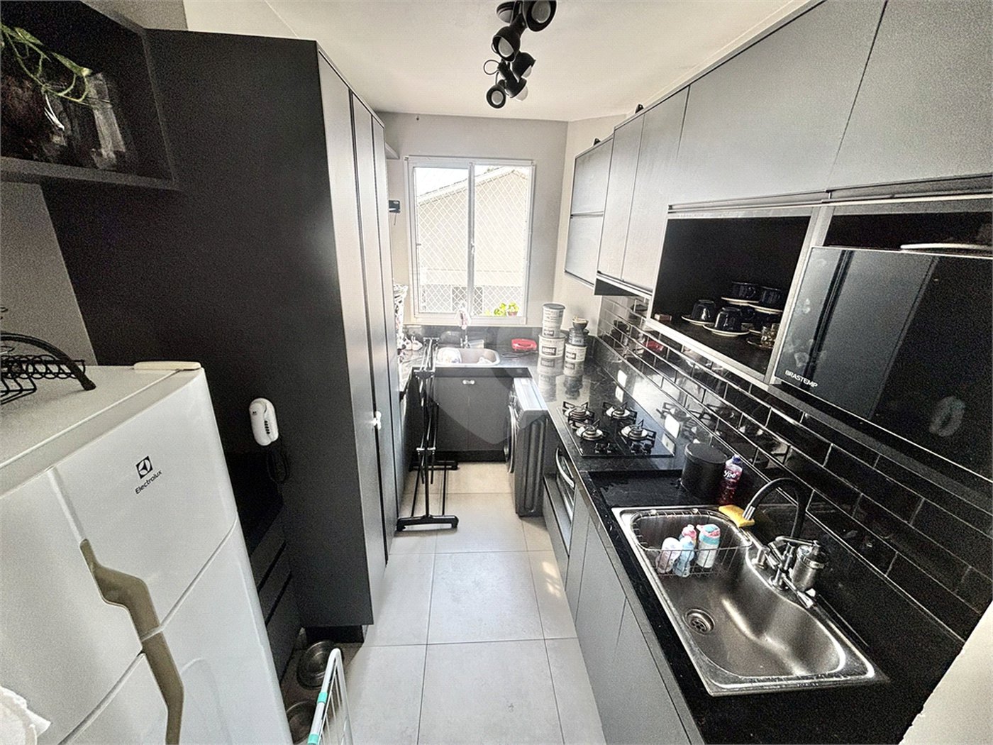Casa à venda com 2 quartos, sendo 1 suíte, no condomínio Residencial Jasmin, Itapetininga - SP