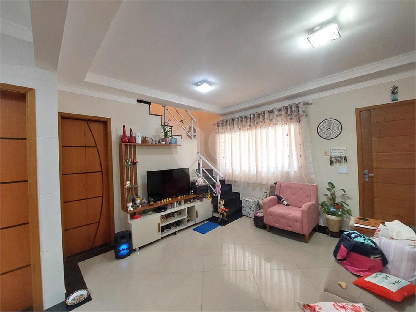 Casa à venda com 3 quartos, sendo 2 suítes,  em Jardim Lallo, São Paulo, SP