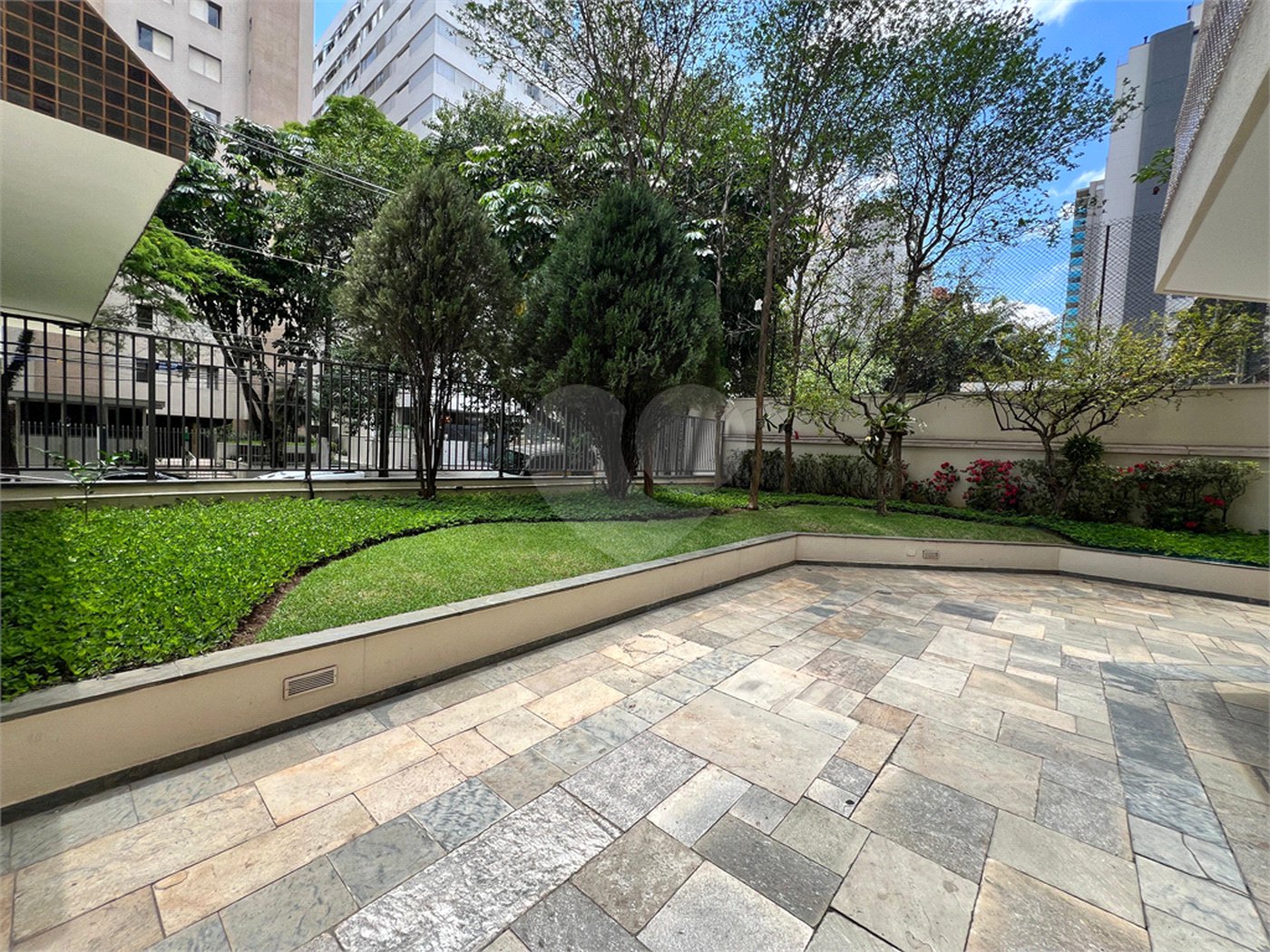 Apartamento à venda com 4 quartos, sendo 3 suítes, em Itaim Bibi, São Paulo, SP