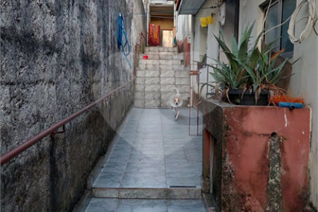 Sobrado à venda com 4 quartos, sendo 1 suíte,  em Vila Guarani (z Sul), São Paulo, SP