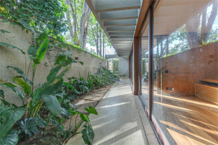 Casa à venda com 4 quartos, sendo 3 suítes, em Vila Nova Conceição, São Paulo, SP