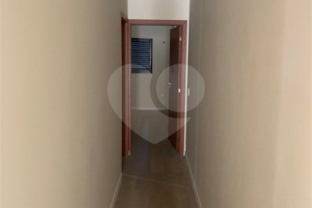 Casa à venda com 3 suítes em Vila Petrópolis, Atibaia, SP