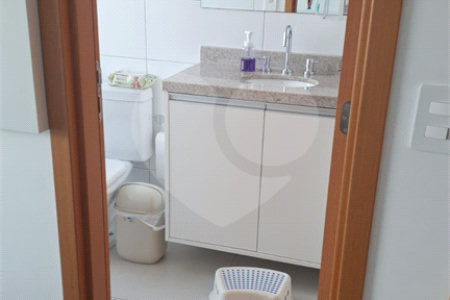 Apartamento à venda com 2 suítes em Vila Scarpelli, Santo André, SP