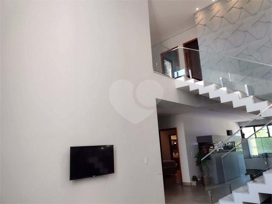 Casa à venda com 4 suítes no condomínio Residencial Villa do Sol, Valinhos - SP