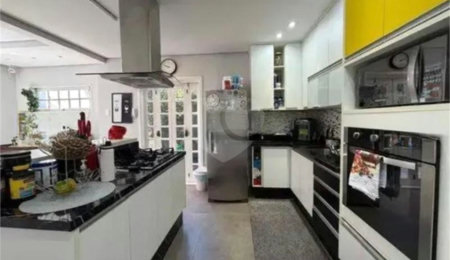 Sobrado à venda com 3 quartos, sendo 1 suíte,  em Brooklin Paulista, São Paulo, SP
