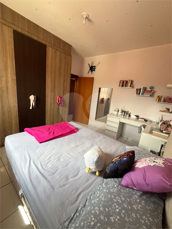 Casa à venda com 4 quartos, sendo 1 suíte, em Vila Santa Maria (vila Xavier), Araraquara, SP