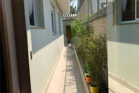 Sobrado à venda ou para alugar com 6 quartos, sendo 2 suítes, em Bosque da Saúde, São Paulo, SP