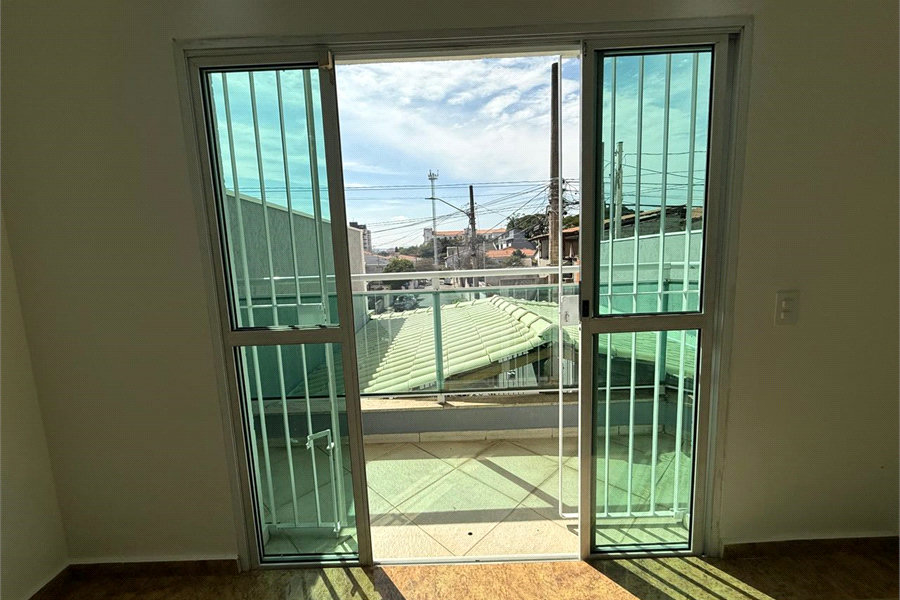 Sobrado à venda com 3 quartos, sendo 1 suíte,  em Parque Vitória, São Paulo, SP