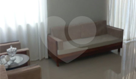 Casa em condomínio à venda com 3 quartos, sendo 1 suíte, em Vila Oliveira, Mogi das Cruzes, SP