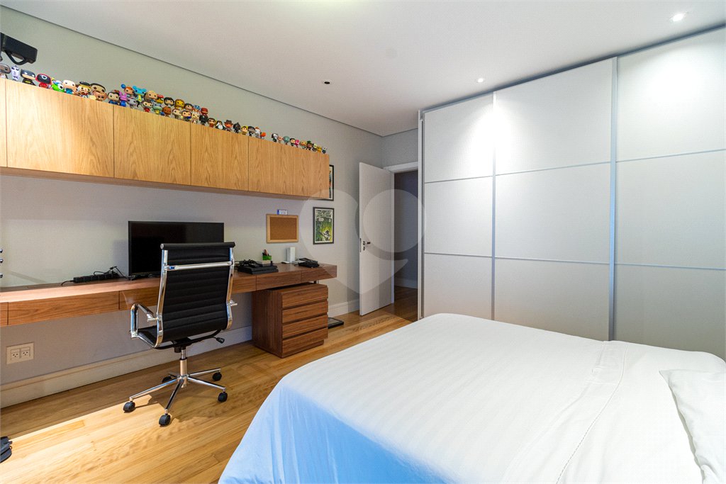 Apartamento à venda com 5 suítes em Moema, São Paulo, SP