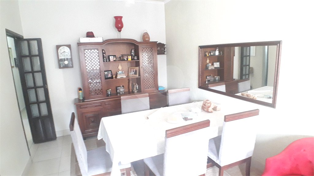 Casa Térrea à venda com 4 quartos, sendo 1 suíte, em Vila Romero, São Paulo, SP
