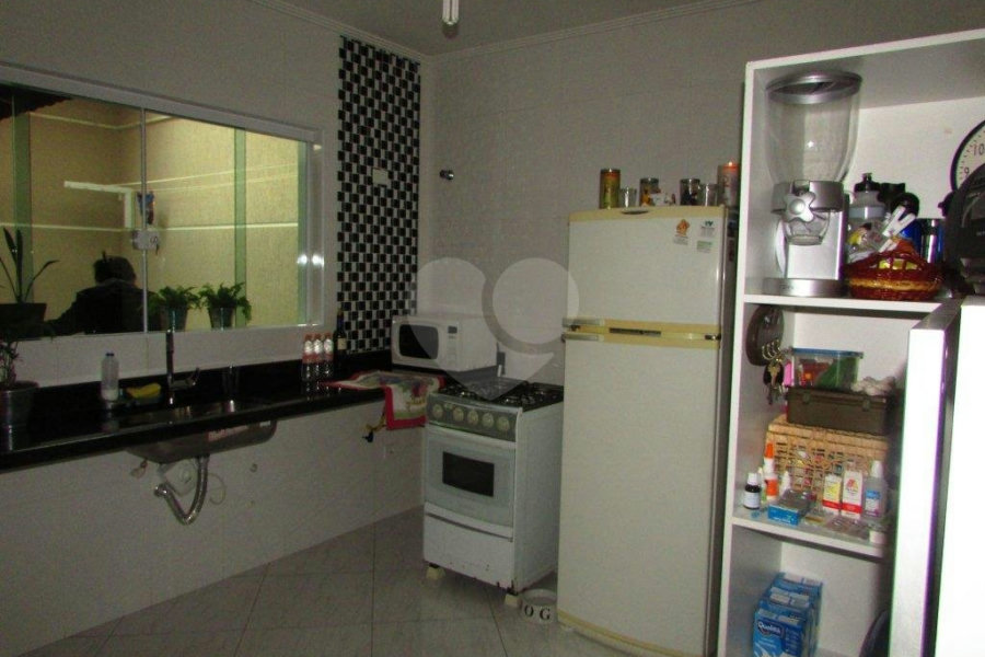 Sobrado à venda com 3 quartos, sendo 1 suíte,  em Vila Constança, São Paulo, SP