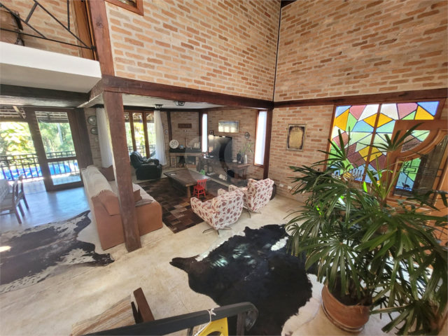 Casa à venda com 3 quartos, sendo 1 suíte,  no condomínio Residencial Bosque da Serra, Mairiporã - SP