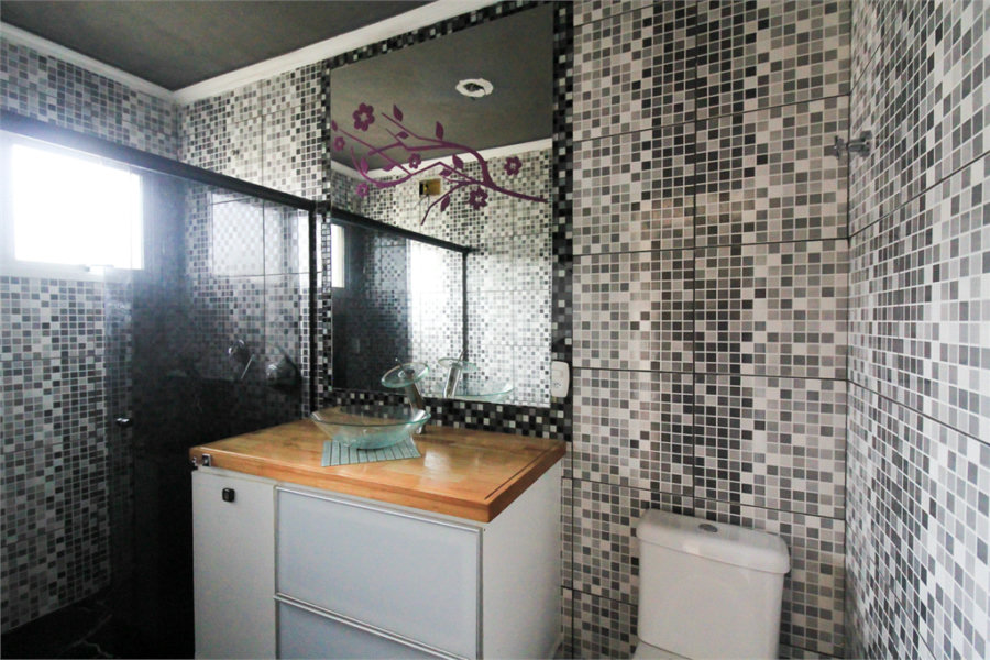 Casa à venda com 3 quartos, sendo 1 suíte, no condomínio Village St. Louis, São Paulo - SP