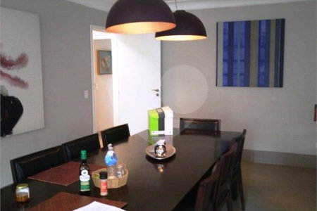 Casa à venda com 4 quartos, sendo 3 suítes, em Vila Tramontano, São Paulo, SP