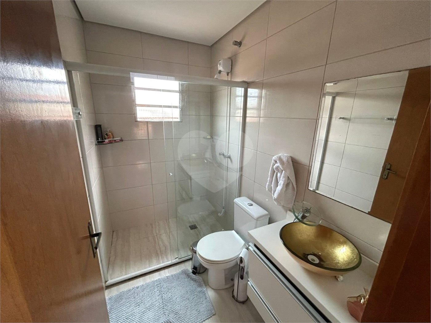 Sobrado à venda com 6 quartos, sendo 1 suíte,  em Vila do Encontro, São Paulo, SP