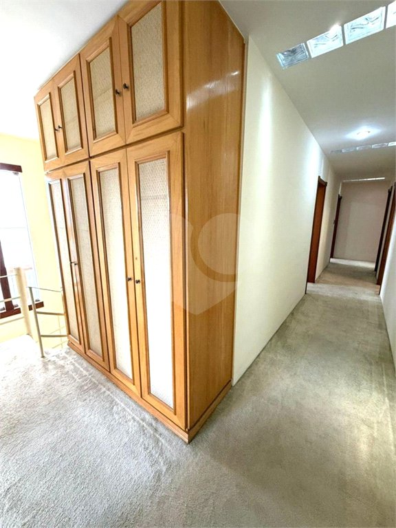 Sobrado à venda com 5 quartos, sendo 3 suítes,  em Jardim Leonor, São Paulo, SP