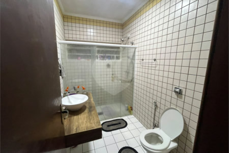 Casa à venda com 3 quartos, sendo 1 suíte, em Parque Santa Marta, São Carlos, SP