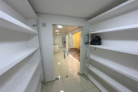 Casa de Vila para alugar com 4 suítes em Vila Romana, São Paulo, SP