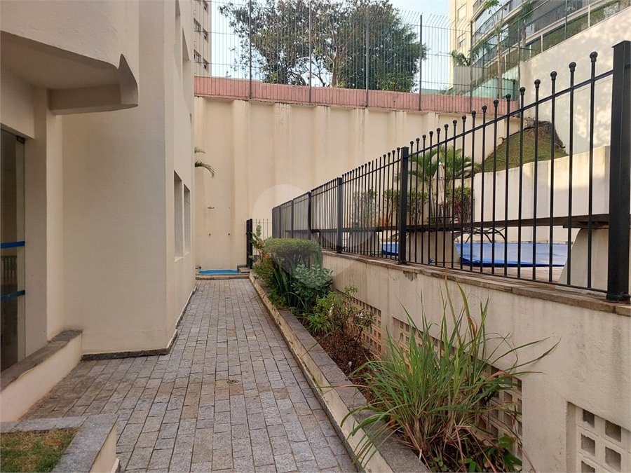 Apartamento à venda com 3 quartos em Vila Ipojuca, São Paulo, SP