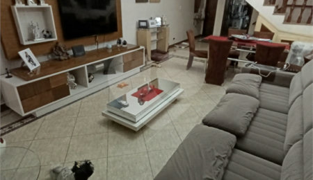 Sobrado à venda com 4 quartos, sendo 1 suíte,  em Vila Nova Galvão, São Paulo, SP