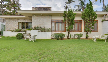 Casa Térrea à venda com 4 quartos, sendo 2 suítes,  em Alto da Boa Vista, São Paulo, SP